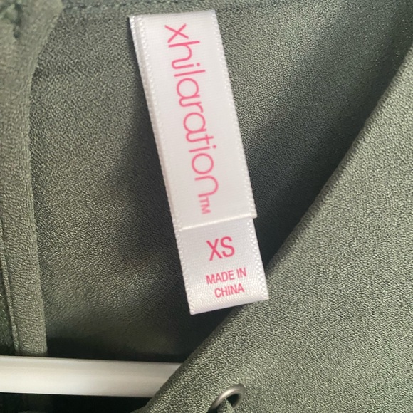 Xhilaration Olive Green Long Sleeve Tie-Neck Romper with Sleeve Cut Outs NWT - Picture 5 of 7